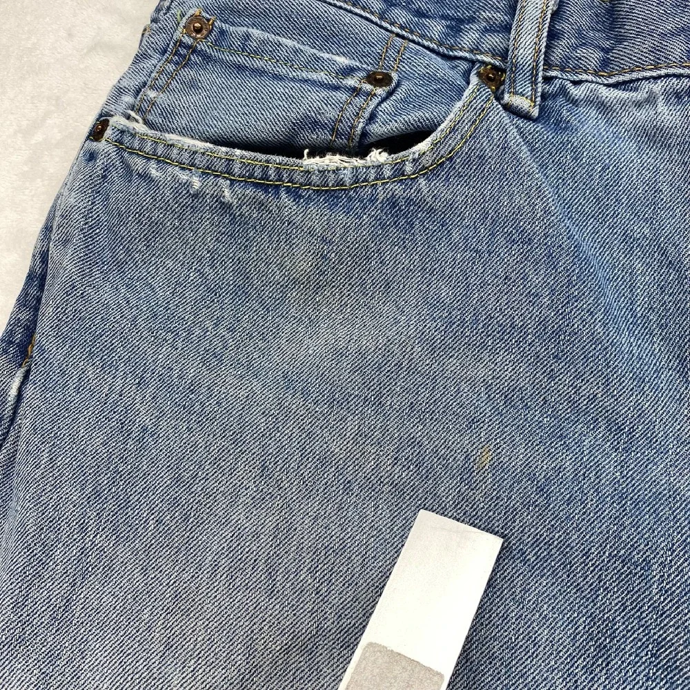 Levi's 550 Relaxed Fit‎ Jeans Faded Light Wash Denim Pants Mens W38 L29 - flaw